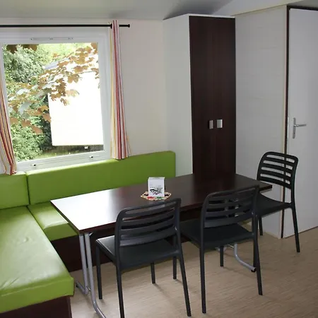 Mobil Spacieux Avec Terrasse Pour 8 Personnes - Api-1-52-1358 * Commequiers