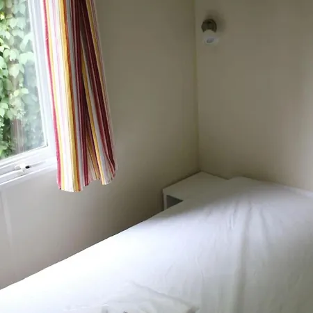 مكان تخييم Mobil Spacieux Avec Terrasse Pour 8 Personnes - Api-1-52-1358 *