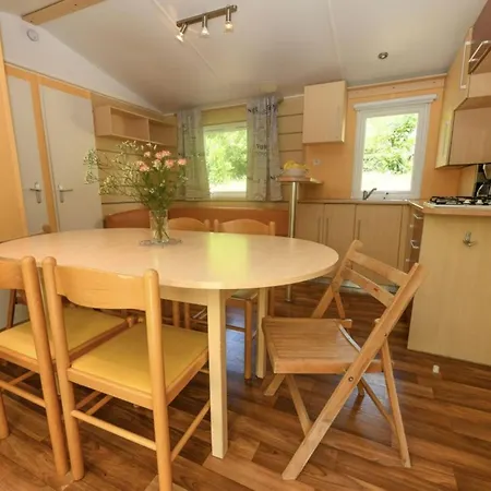 Mobil Spacieux Avec Terrasse Pour 8 Personnes - Api-1-52-1358 مكان تخييم