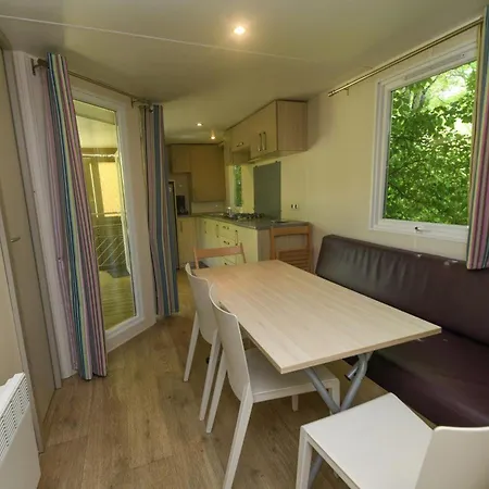 Mobil Spacieux Avec Terrasse Pour 8 Personnes - Api-1-52-1358 مكان تخييم