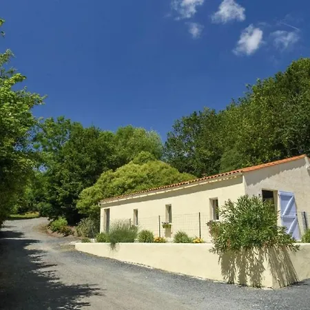 Mobil Spacieux Avec Terrasse Pour 8 Personnes - Api-1-52-1358 * Commequiers