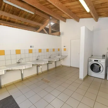 Mobil Spacieux Avec Terrasse Pour 8 Personnes - Api-1-52-1358 مكان تخييم Commequiers