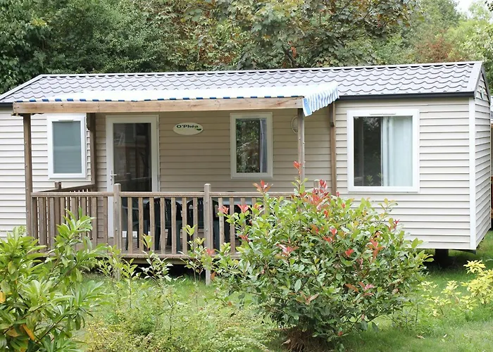 Camping Mobil Spacieux Avec Terrasse Pour 8 Personnes - Api-1-52-1358