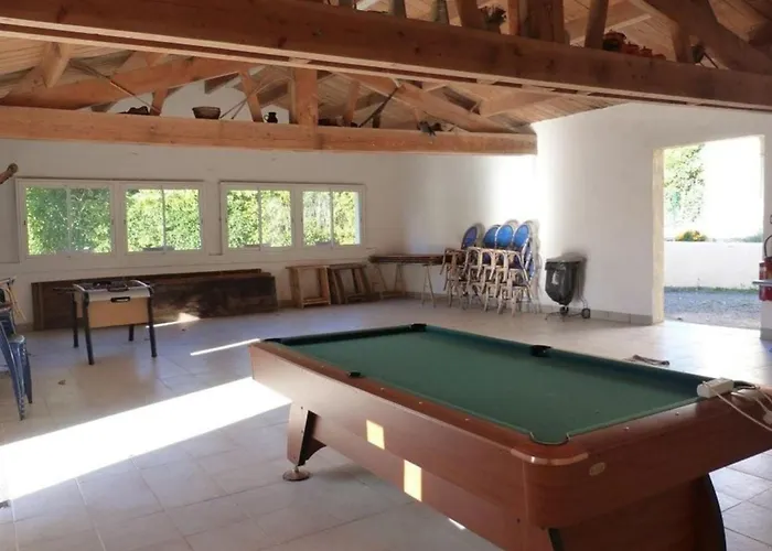 Camping Mobil Spacieux Avec Terrasse Pour 8 Personnes - Api-1-52-1358