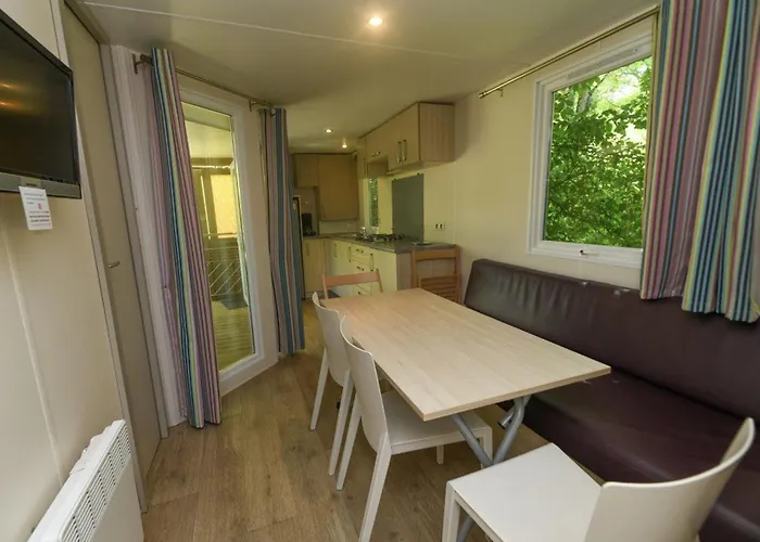 Mobil Spacieux Avec Terrasse Pour 8 Personnes - Api-1-52-1358 Camping