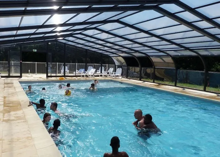 Camping Mobil Spacieux Avec Terrasse Pour 8 Personnes - Api-1-52-1358 *