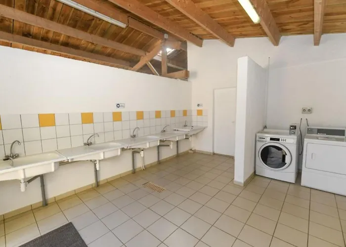 Mobil Spacieux Avec Terrasse Pour 8 Personnes - Api-1-52-1358 Camping Commequiers